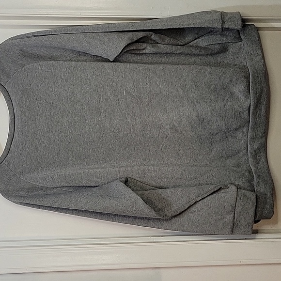 🛑SOLD🛑 Live Show Bundle,  3 For $5, Gray Women's Shirt,  3XL, (109)3*3 - Picture 6 of 6